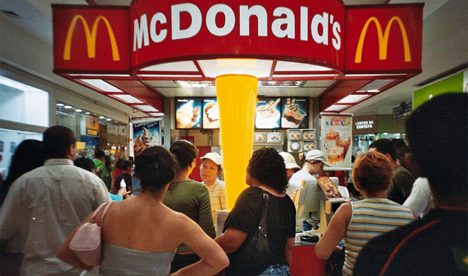 McDonald’s lança cartilha que ensina empregados a gerir baixos salários