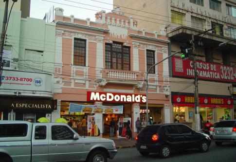 McDonald condenada a pagar $ 4 millones de multa