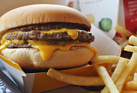 Funcionários de redes de fast food fazem greve nos EUA 