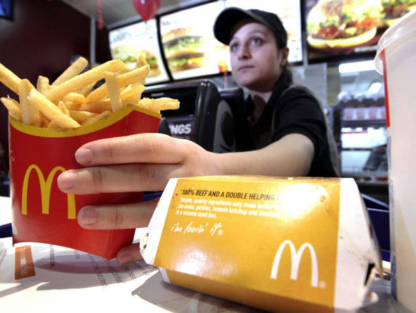 Exame - Ex-gerentes do McDonald’s seguraram salários de funcionários