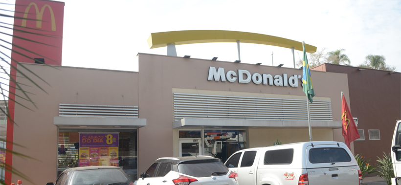 Sindicato aciona McDonald's por problemas nos holerites